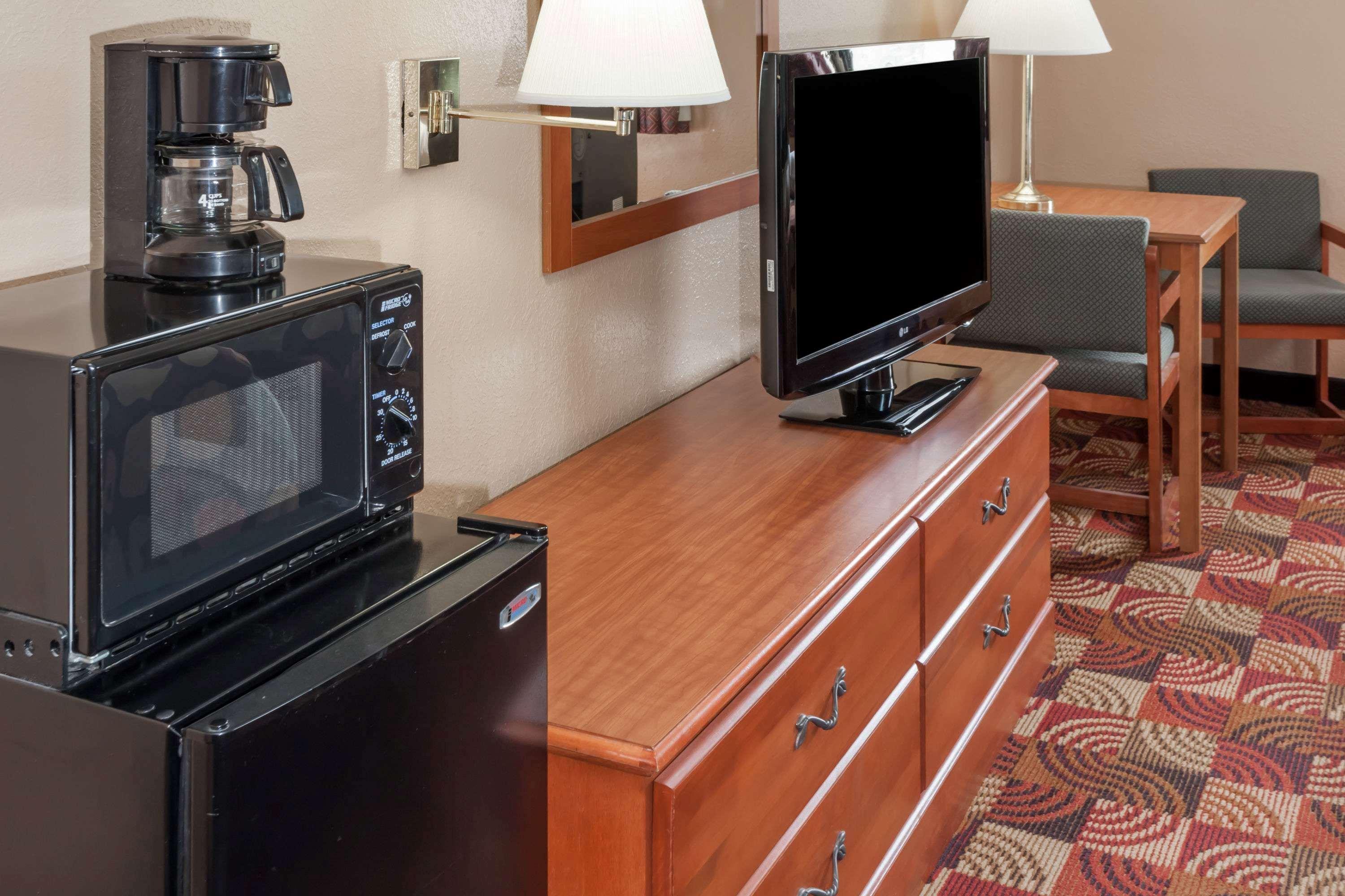 Hotel Super 8 By Wyndham Shipshewana Zewnętrze zdjęcie