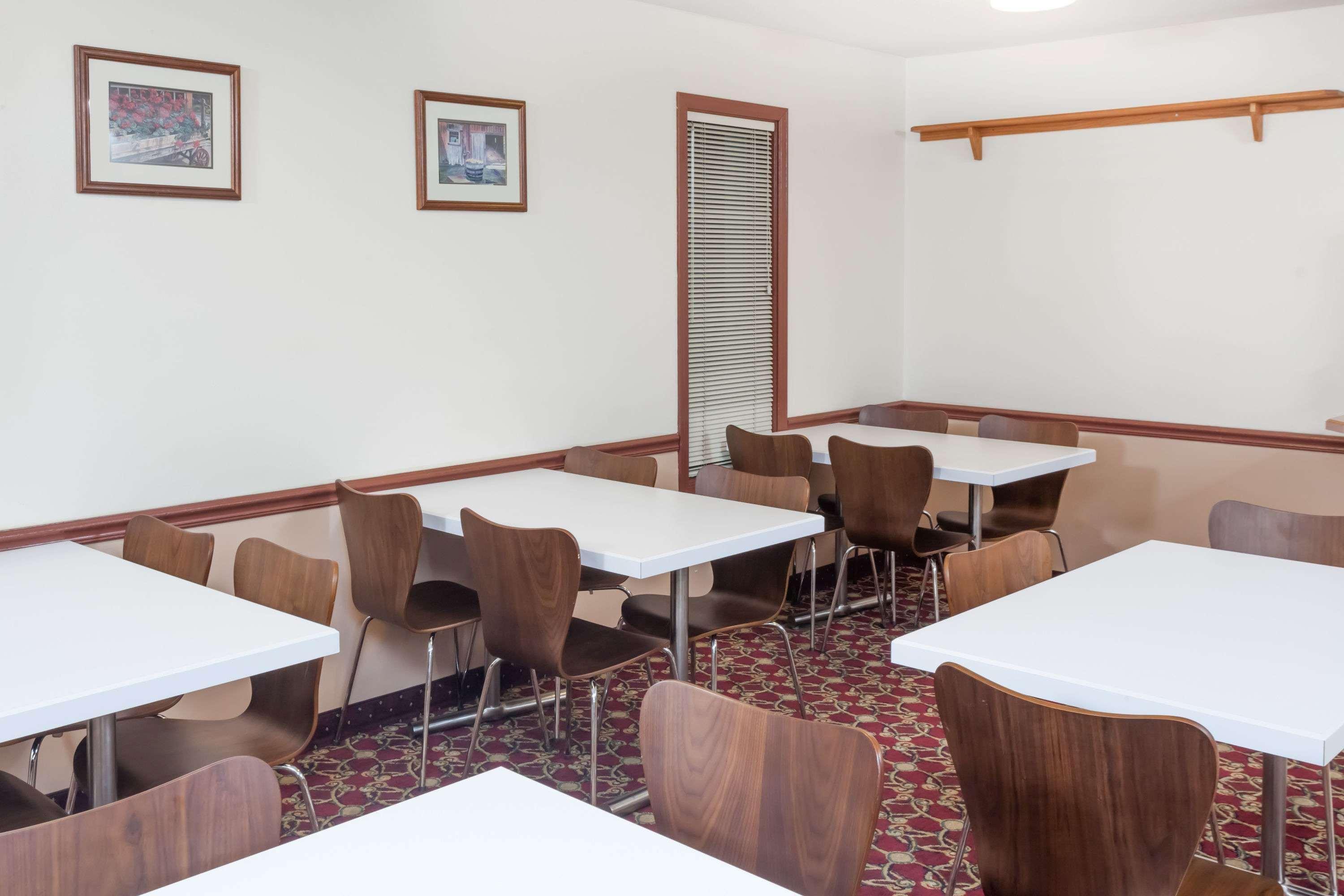 Hotel Super 8 By Wyndham Shipshewana Zewnętrze zdjęcie
