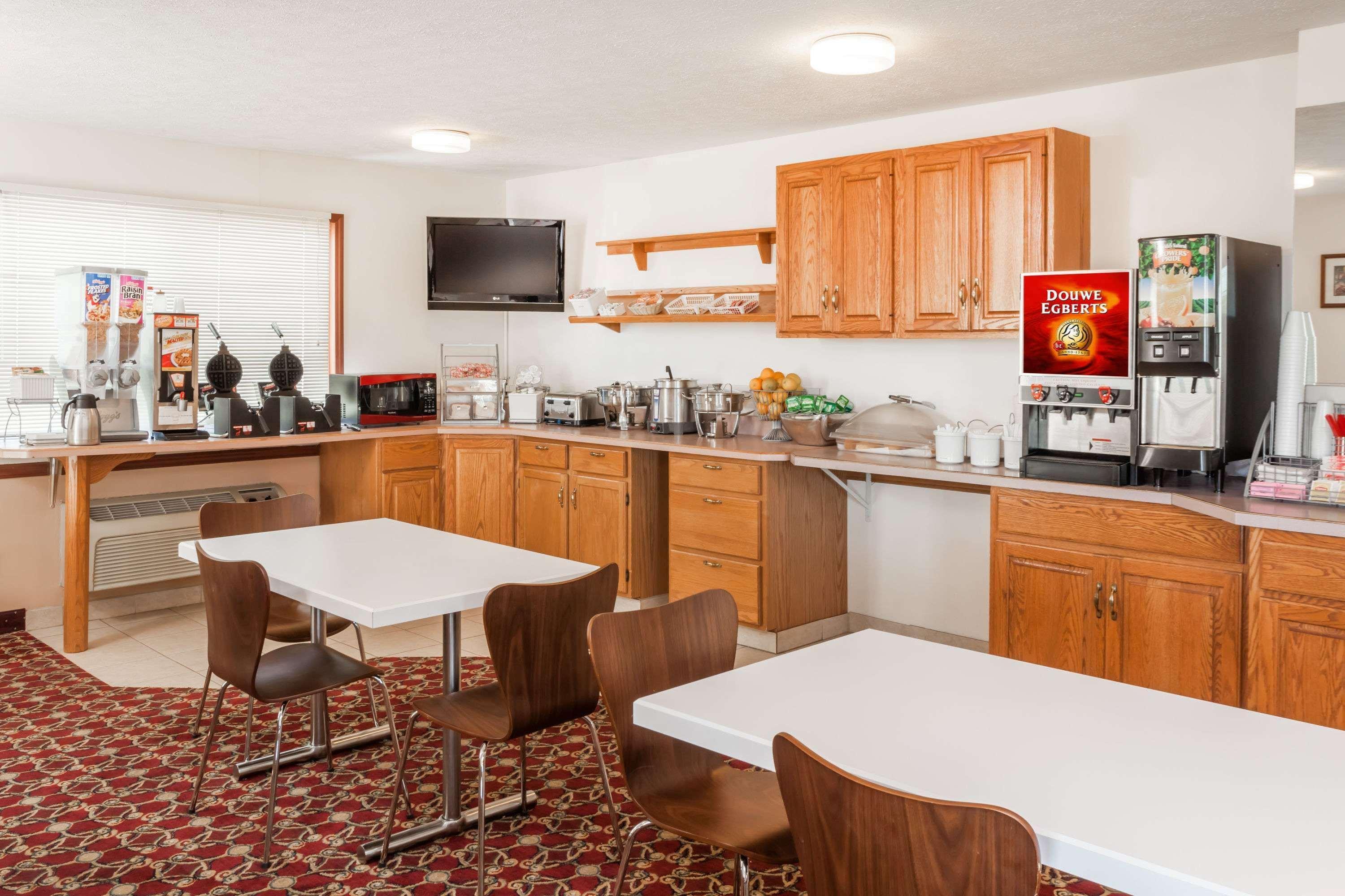 Hotel Super 8 By Wyndham Shipshewana Zewnętrze zdjęcie