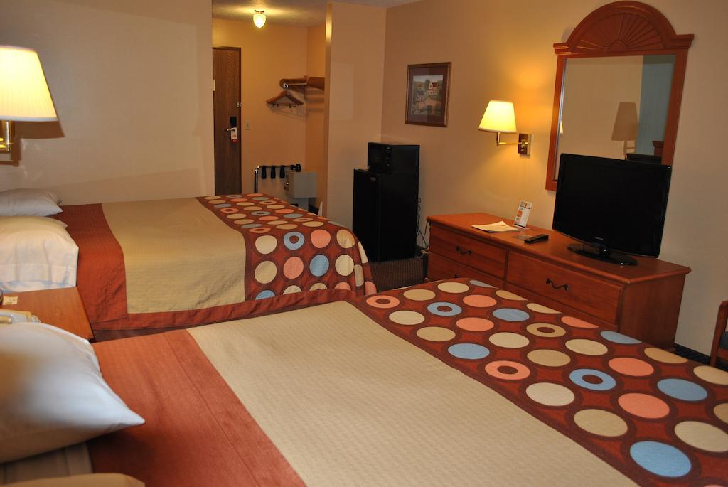 Hotel Super 8 By Wyndham Shipshewana Pokój zdjęcie