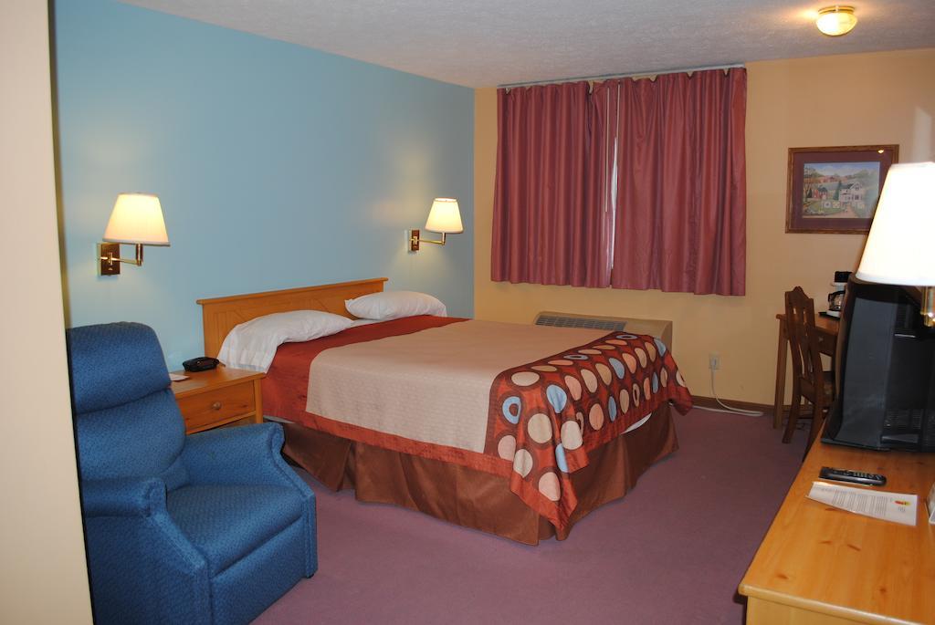 Hotel Super 8 By Wyndham Shipshewana Pokój zdjęcie